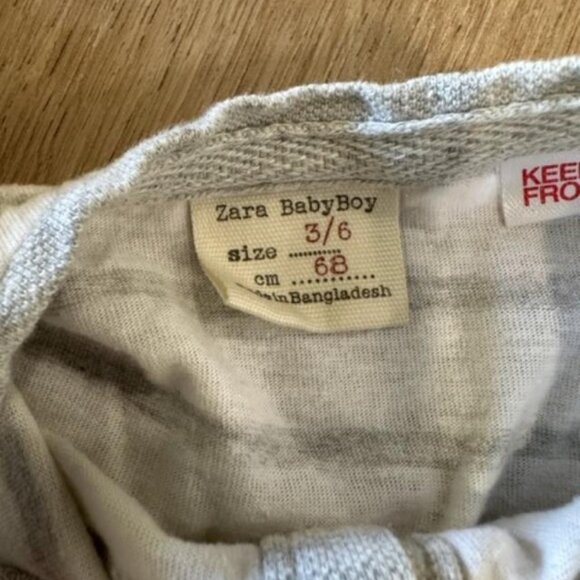 Zara- White and Grey Short Sleeved Shirt - Picture 4 of 4